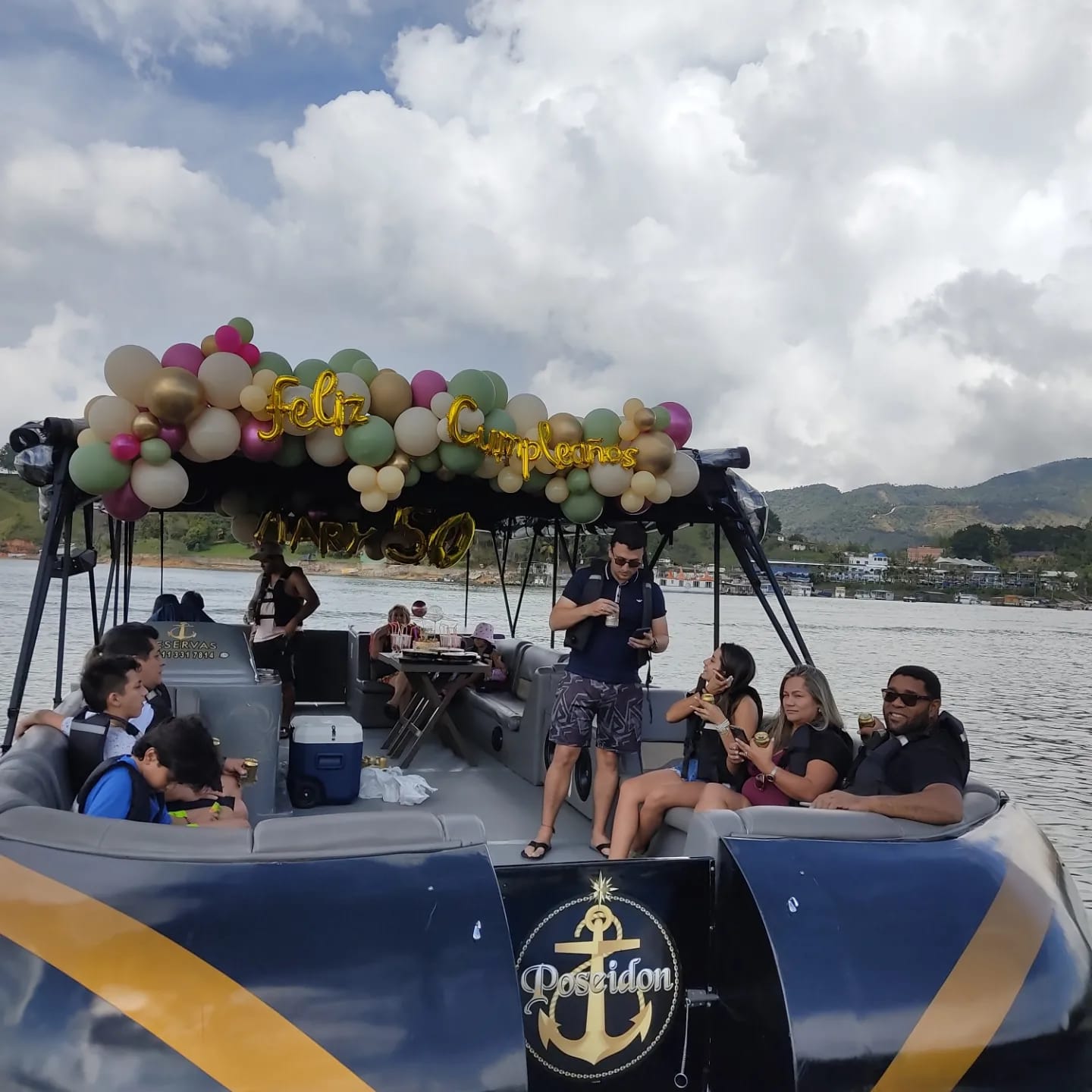 Pontón Poseidón | Pontón en guatapé